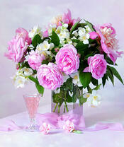 Без бренда «Нежный букетик с розами и настойка» в Сургуте