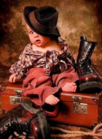 Без бренда «Малыш на красном чемодане» в Сургуте